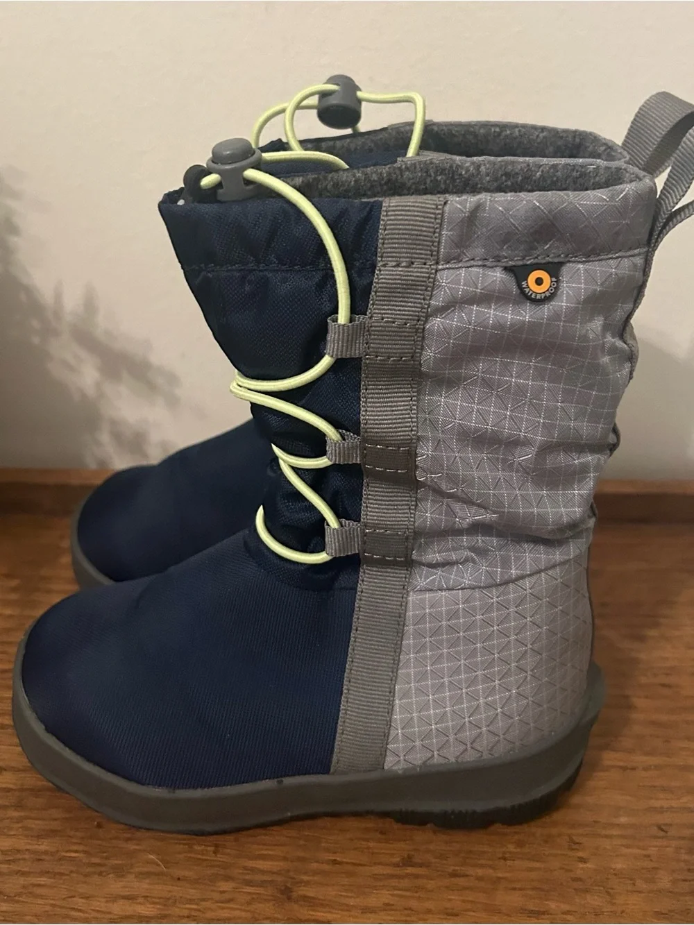 BOGS Snownights Insulated Winter Waterproof Snow Boot, Navy Multi Kids Size 10
